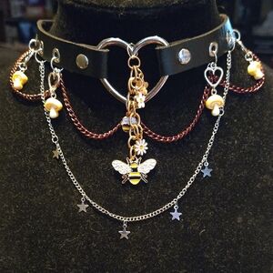 Elegant Bumble Bee, Heart Choker Necklace